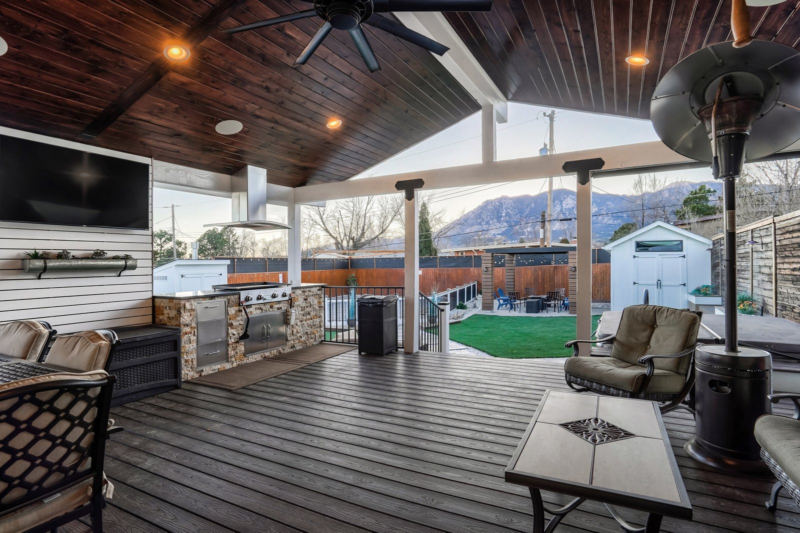 DecKor Outdoor Living Co.